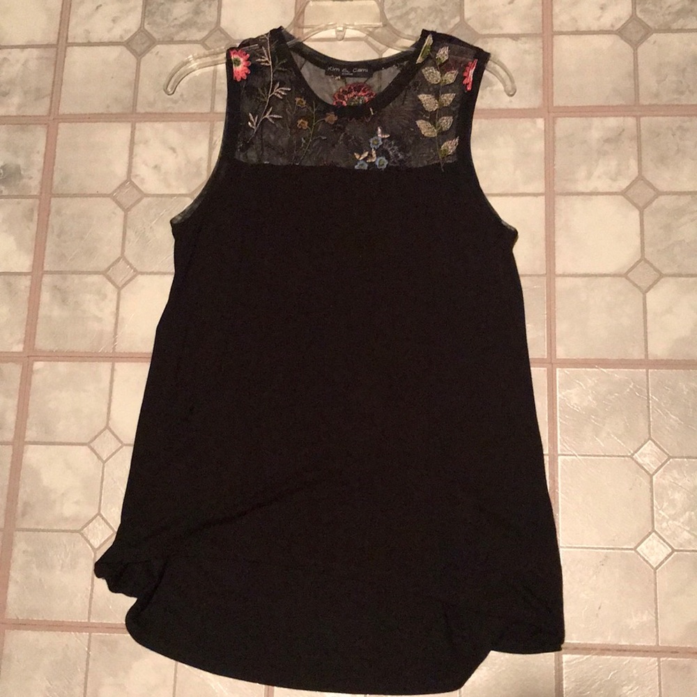 Tank top.like new. Beautiful embroidery.